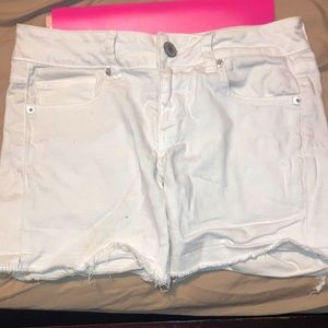 American Eagle white stretch denim shorts size 4.